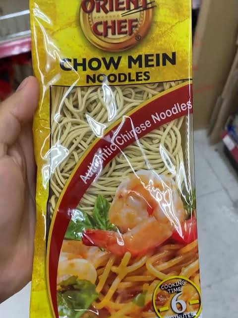 Chowmein Chinese noodles